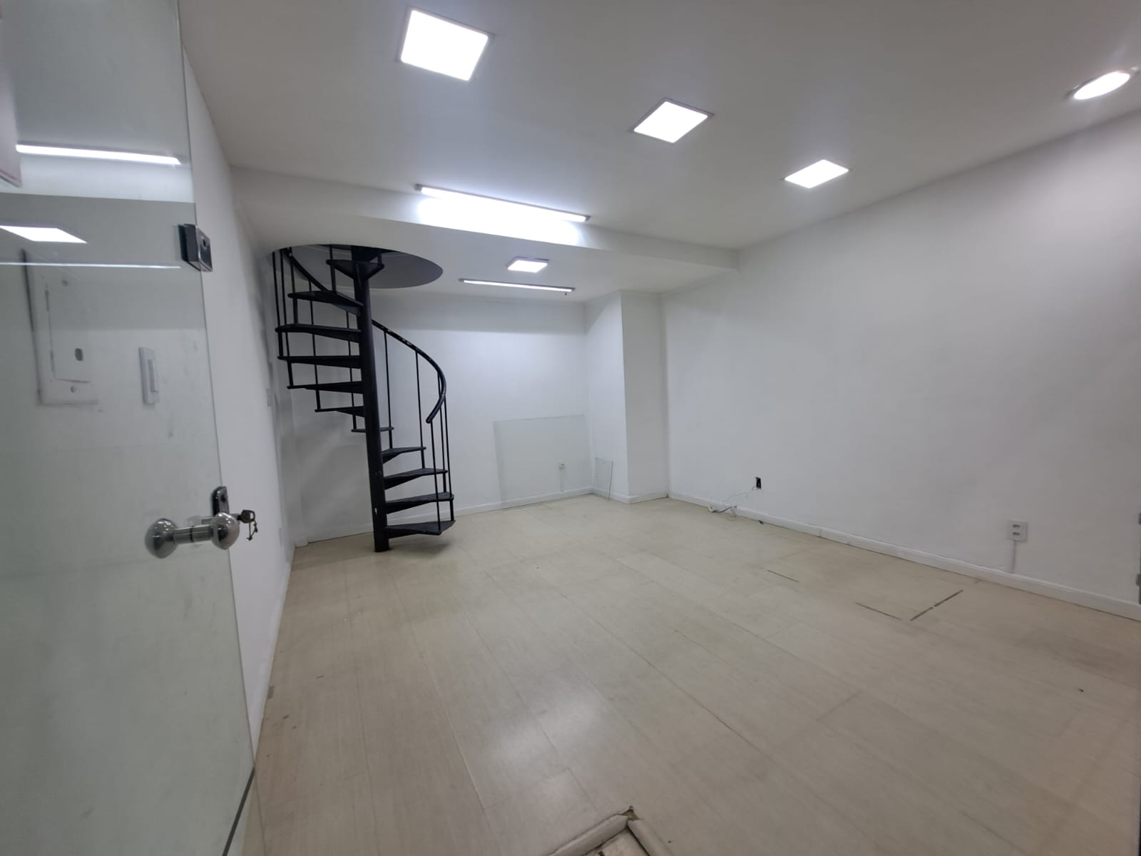 Loja a venda em galeria no Jardins 4